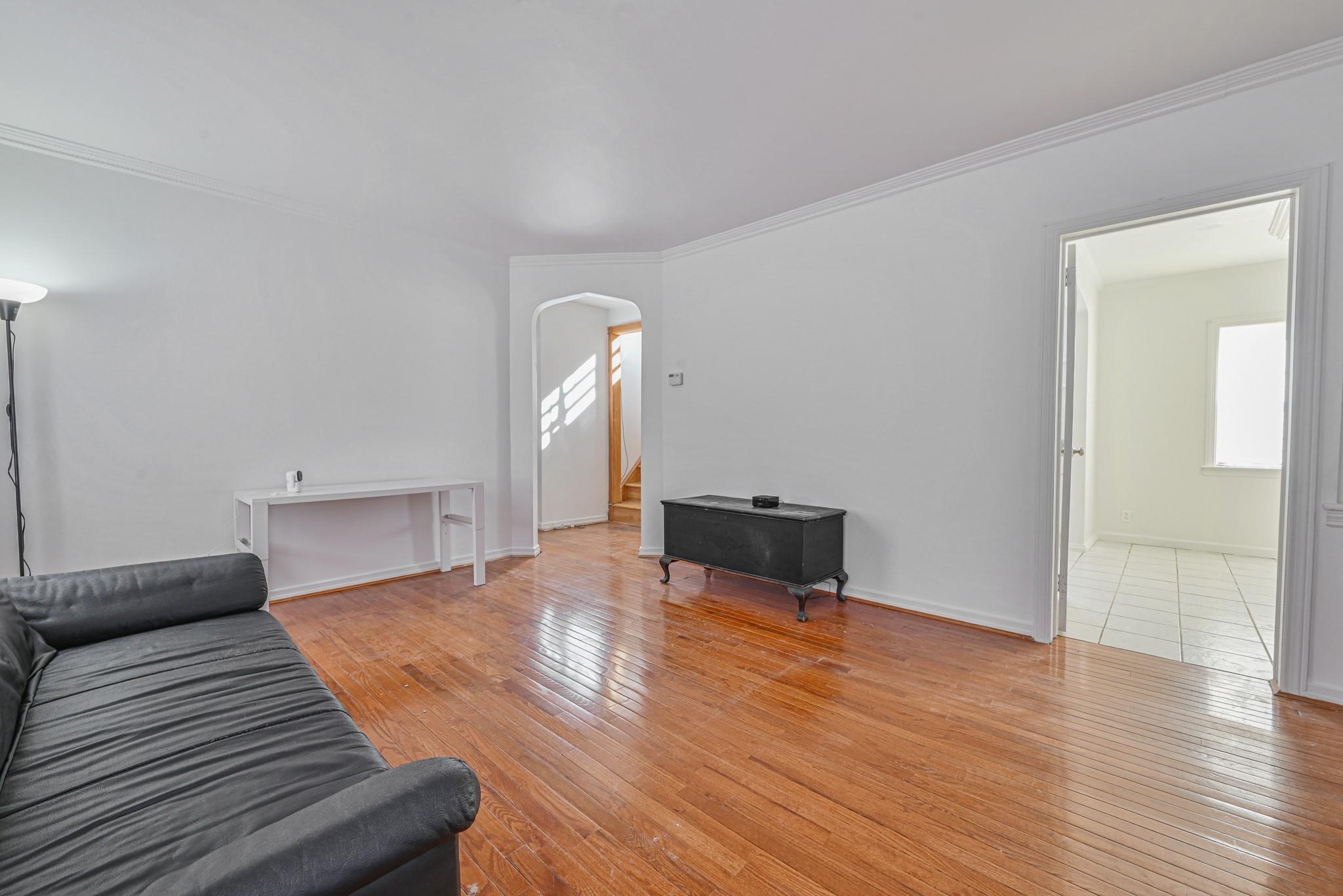 118 Sussex Road, Elmont, New York image 8