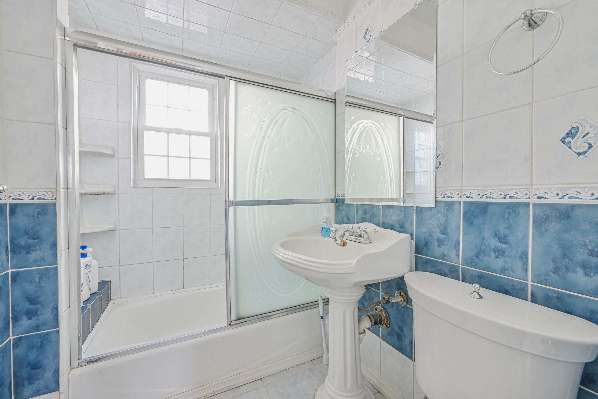 118 Sussex Road, Elmont, New York image 15