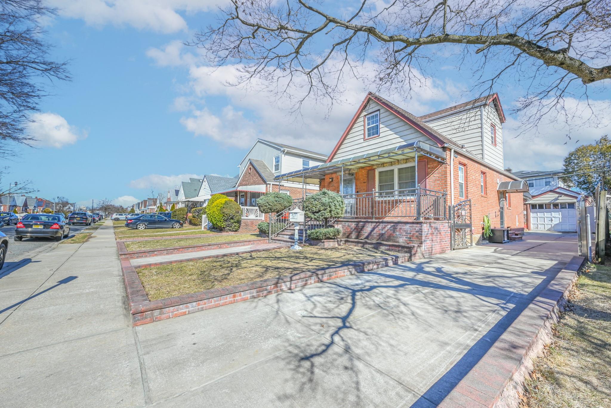 118 Sussex Road, Elmont, New York image 1