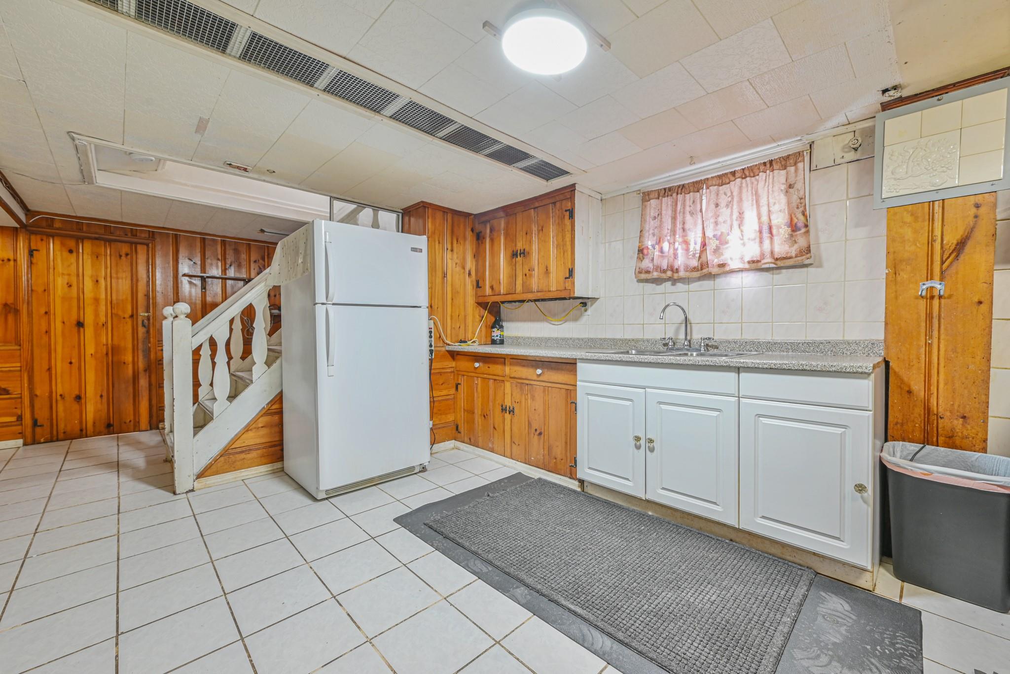 118 Sussex Road, Elmont, New York image 21