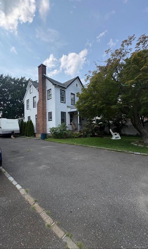Homes For Sale - 38 Jackson Avenue<br/> Bayville, NY 11709