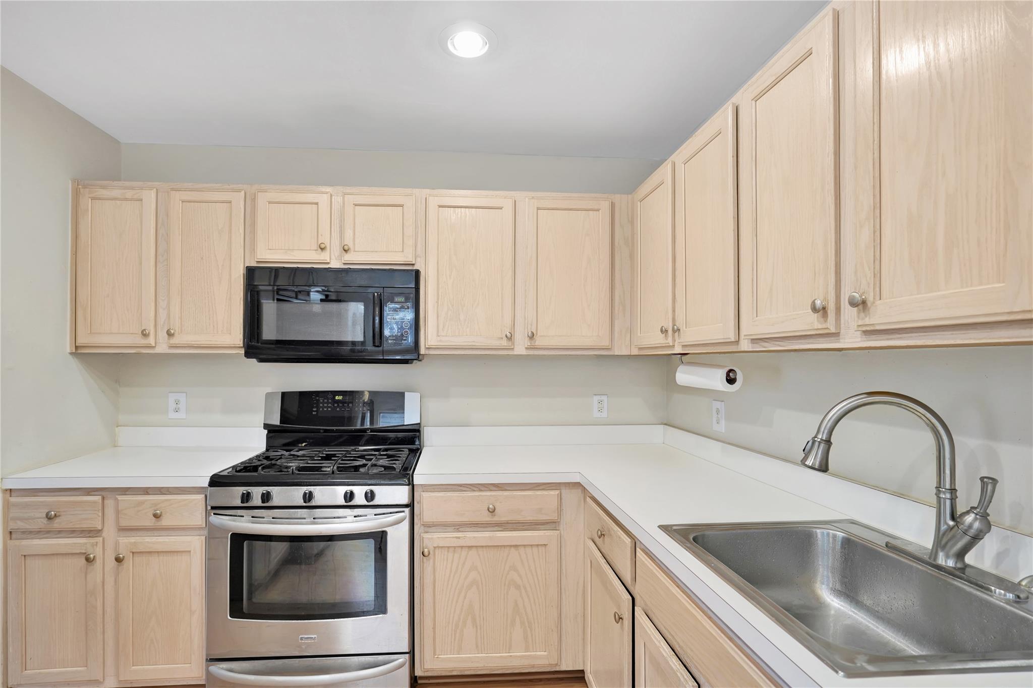 780 Birchwood Park Drive, Middle Island, New York image 9