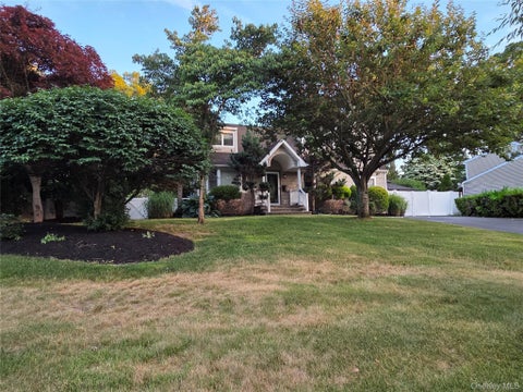 Homes For Sale - 16 Brook Lane<br/> Smithtown, NY 11787