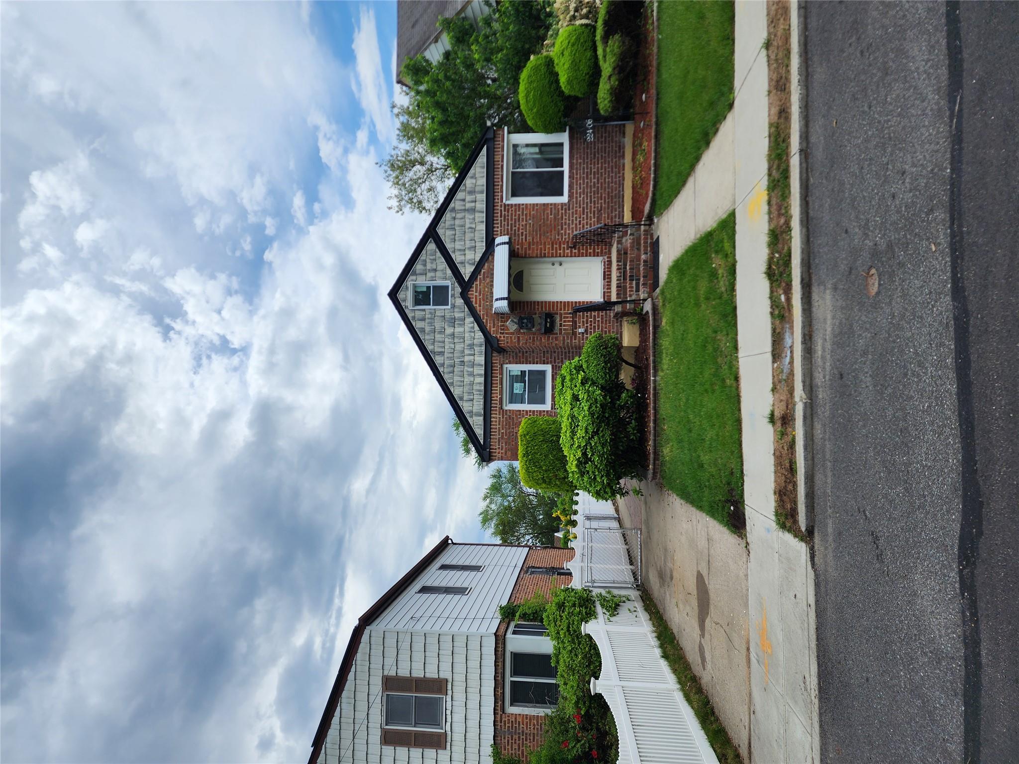 224-06 114 Road Rd, Cambria Heights, New York image 13