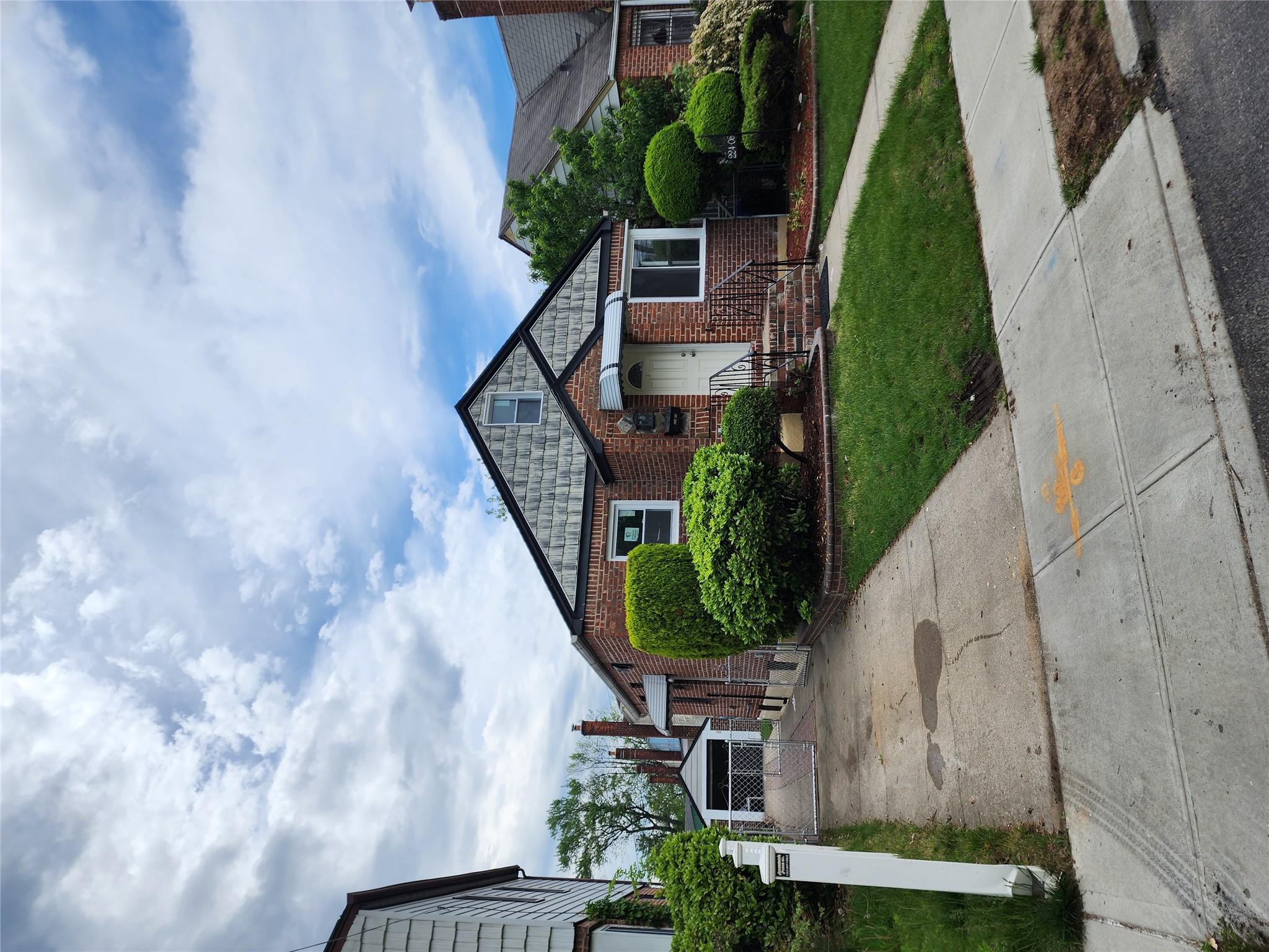 224-06 114 Road Rd, Cambria Heights, New York image 15