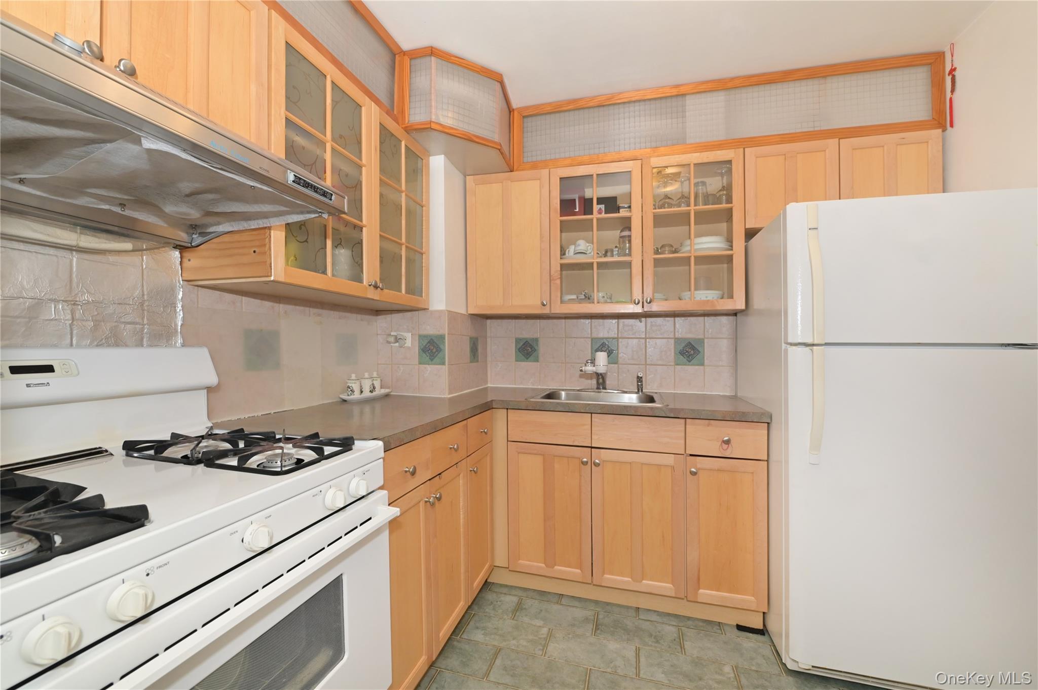 61-20 Grand Central Parkway A1204