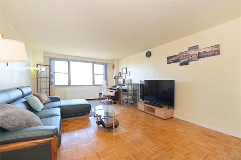 Photo of 61-20 Grand Central Parkway Pkwy #A1204, Forest Hills, NY 11375 (MLS # 975467)