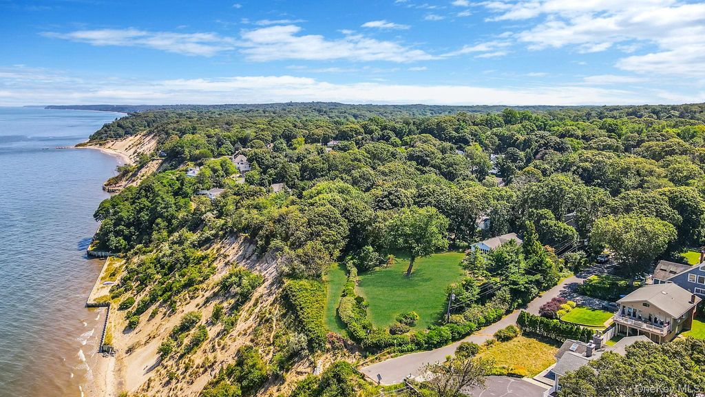 Photo of 321 Sound Beach Boulevard, Sound Beach, NY 11789 (MLS # 965951)