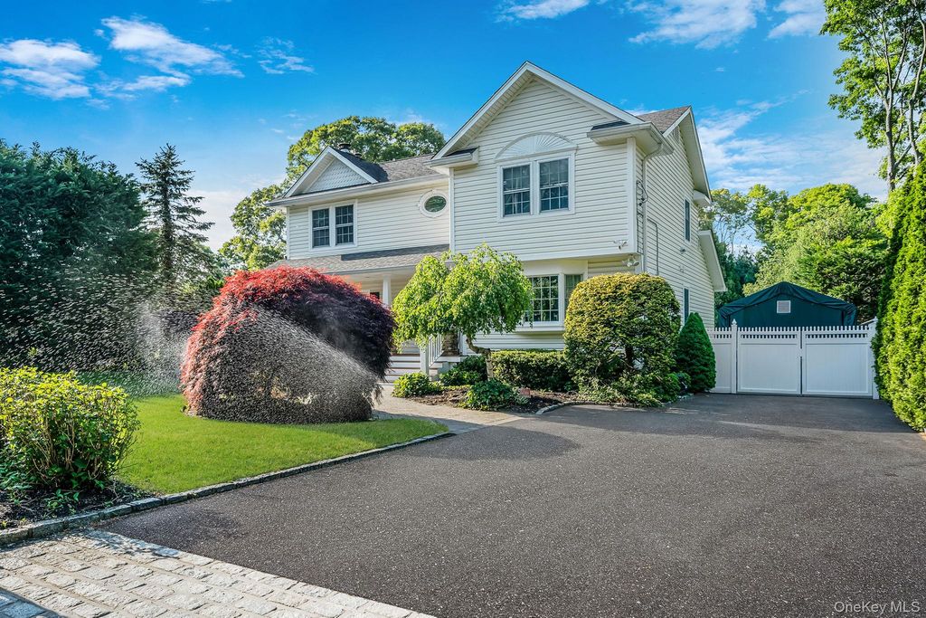 Photo of 364 Twilight Lane, Smithtown, NY 11787 (MLS # 1004270)