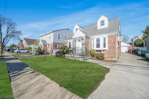 Homes For Sale - 48 Winthrop Street<br/> New Hyde Park, NY 11040