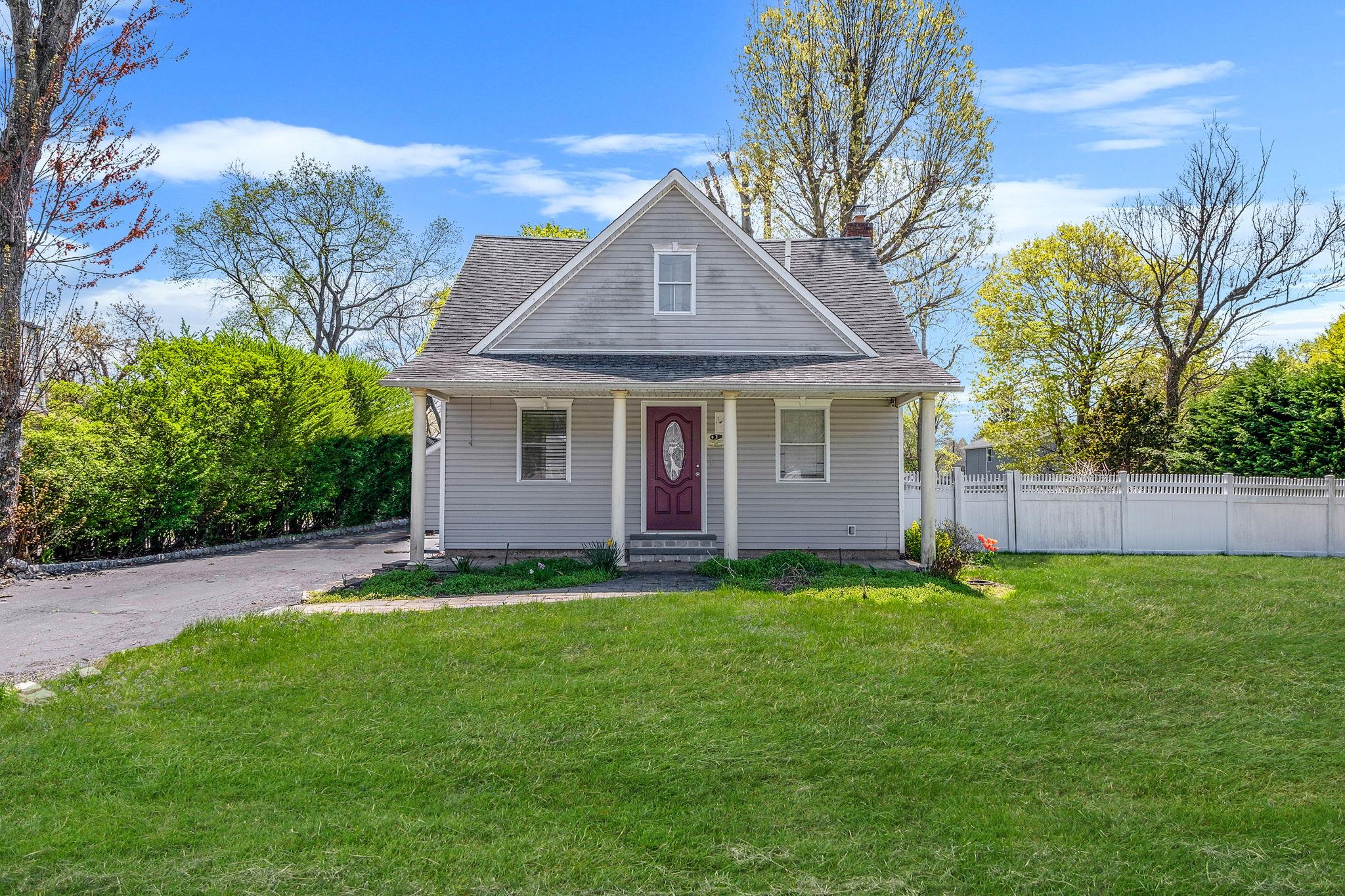 36 W 19th Street, Huntington Station, New York image 1
