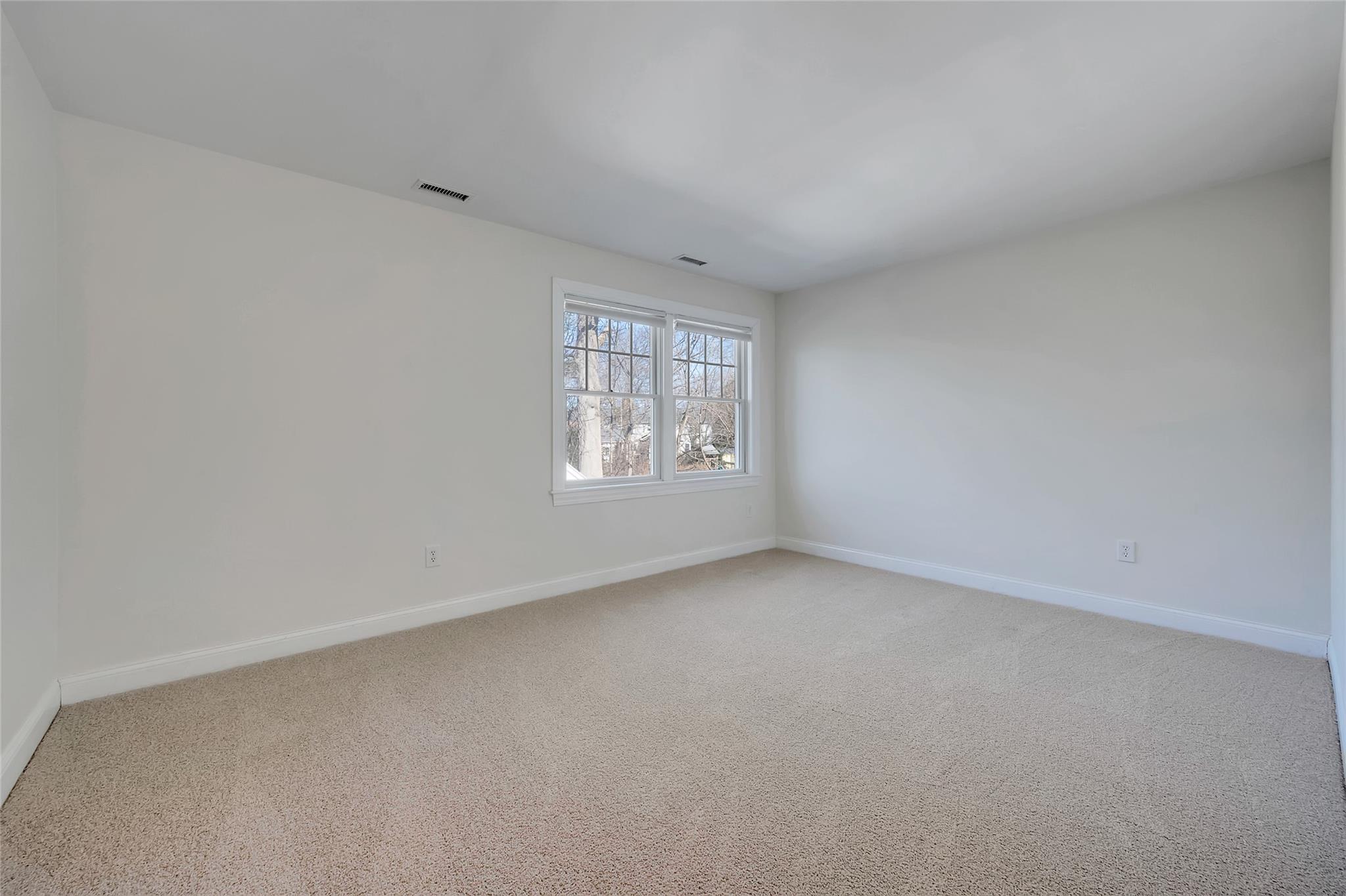 18 Hubbard Drive, White Plains, New York image 15