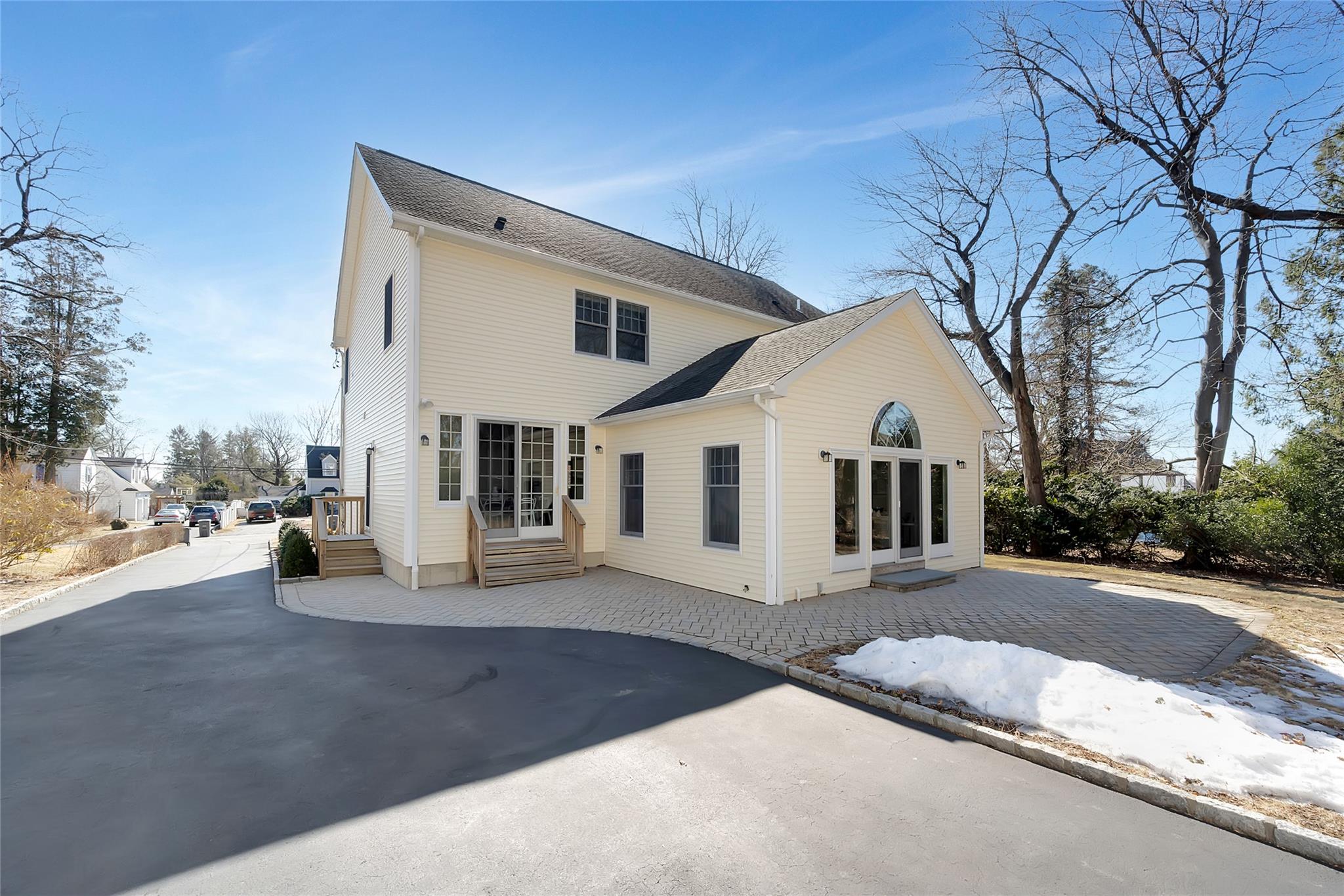 18 Hubbard Drive, White Plains, New York image 23