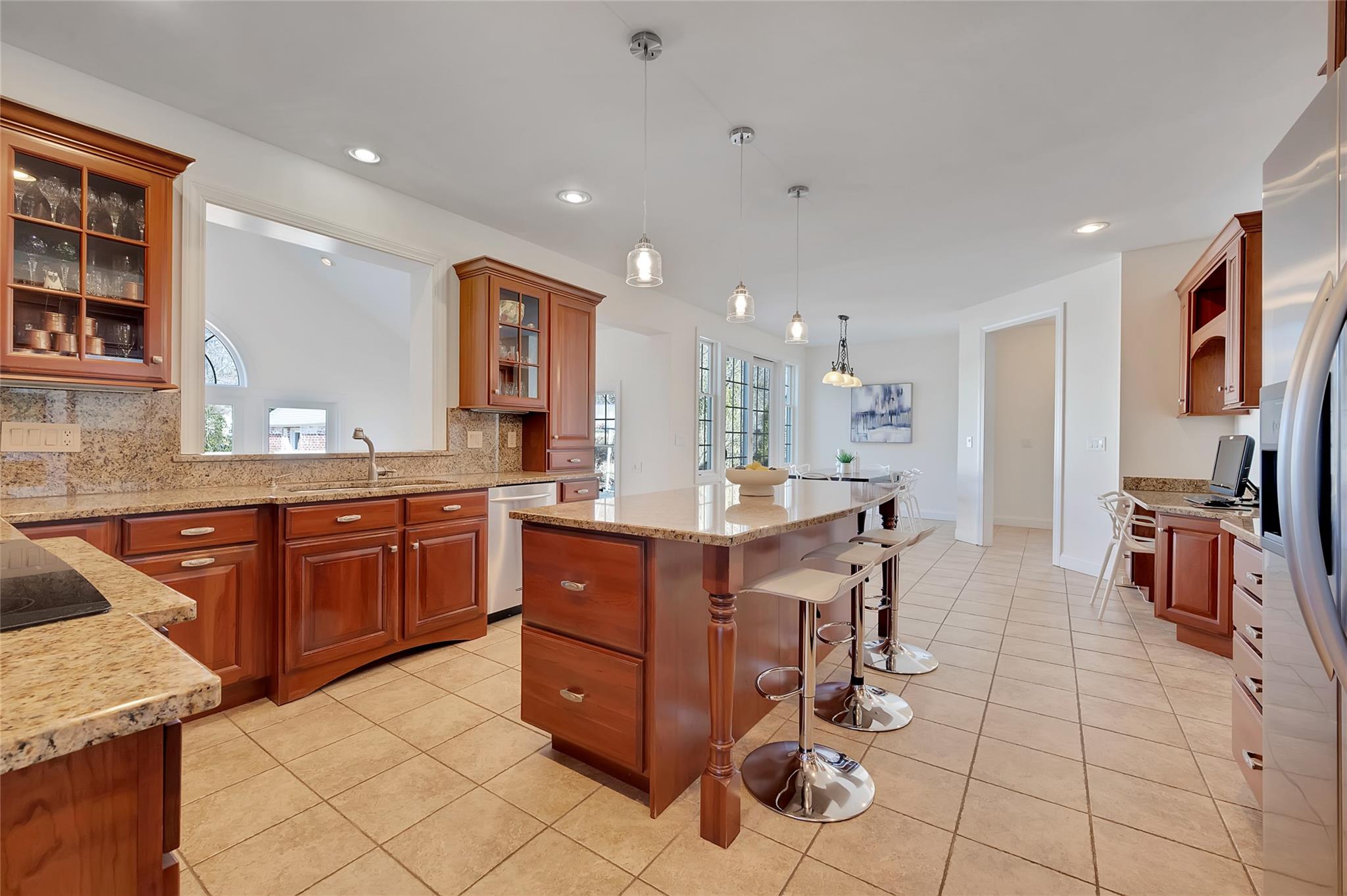 18 Hubbard Drive, White Plains, New York image 7