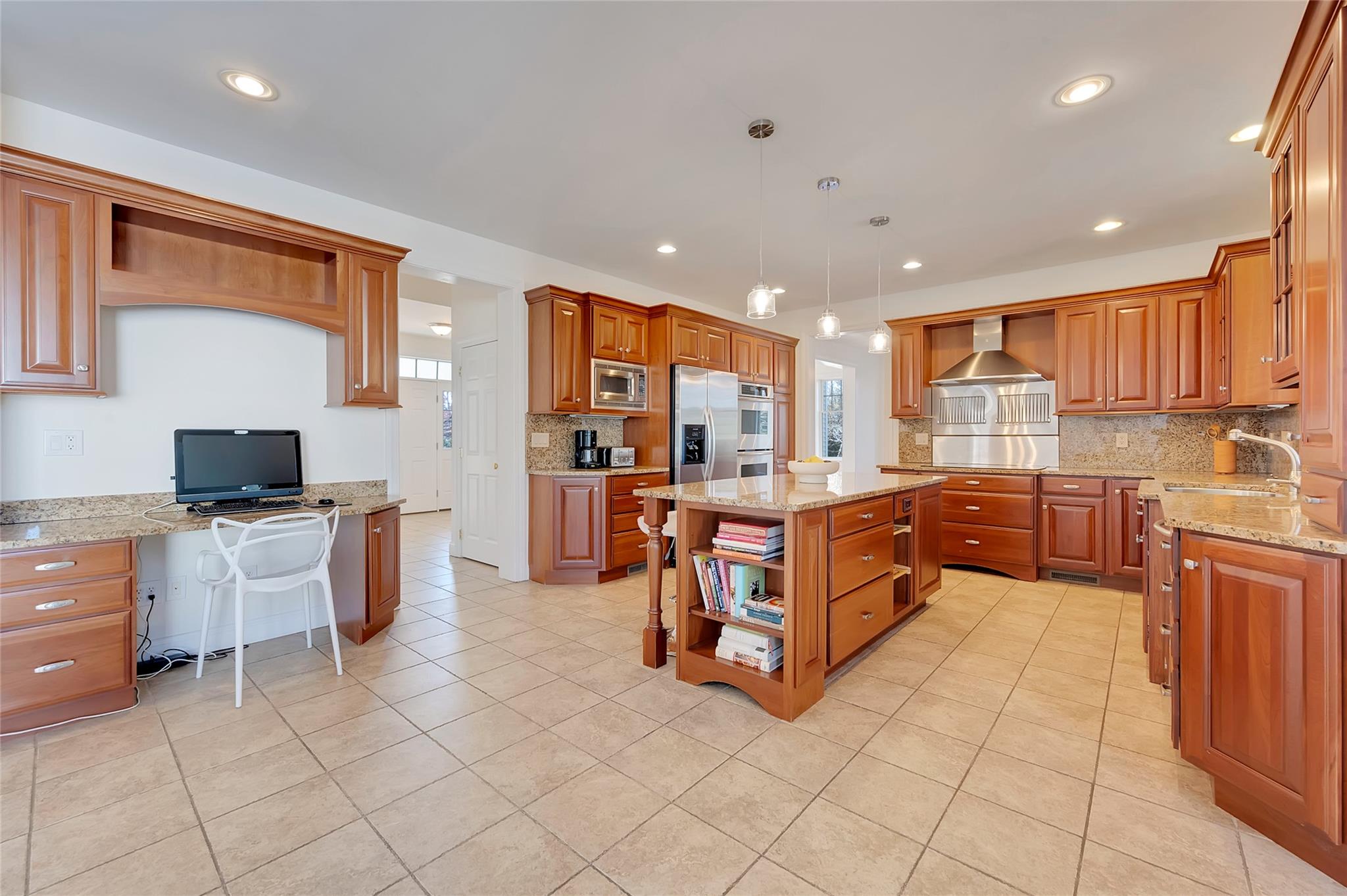 18 Hubbard Drive, White Plains, New York image 8