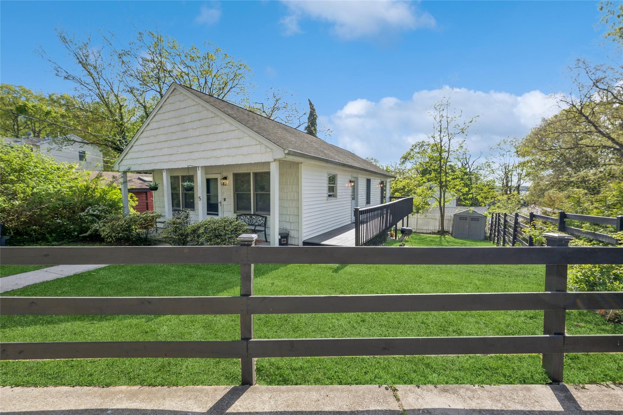 5 Towle Place, Glen Cove, New York image 4