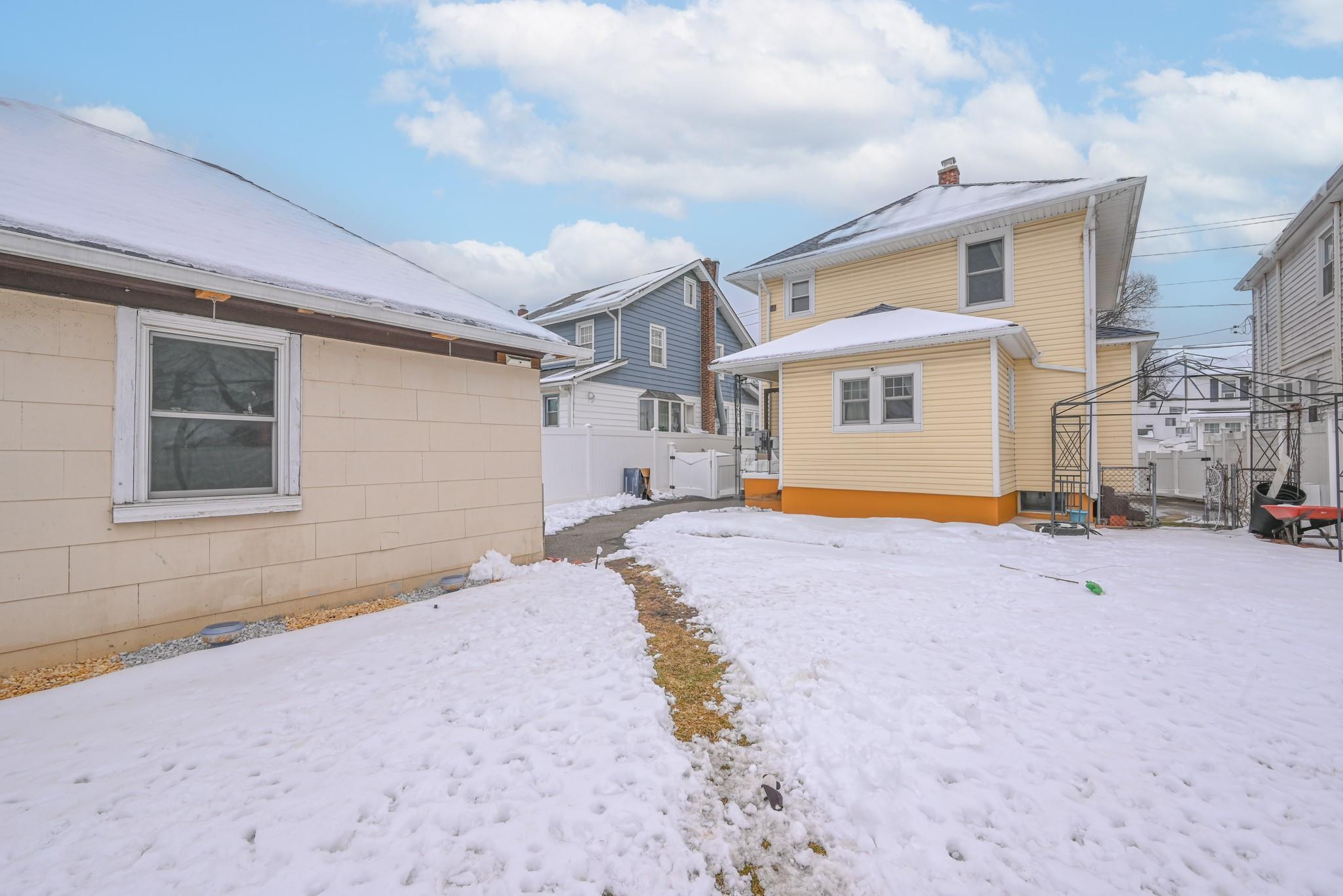 81 E Lincoln Avenue, Valley Stream, New York image 5