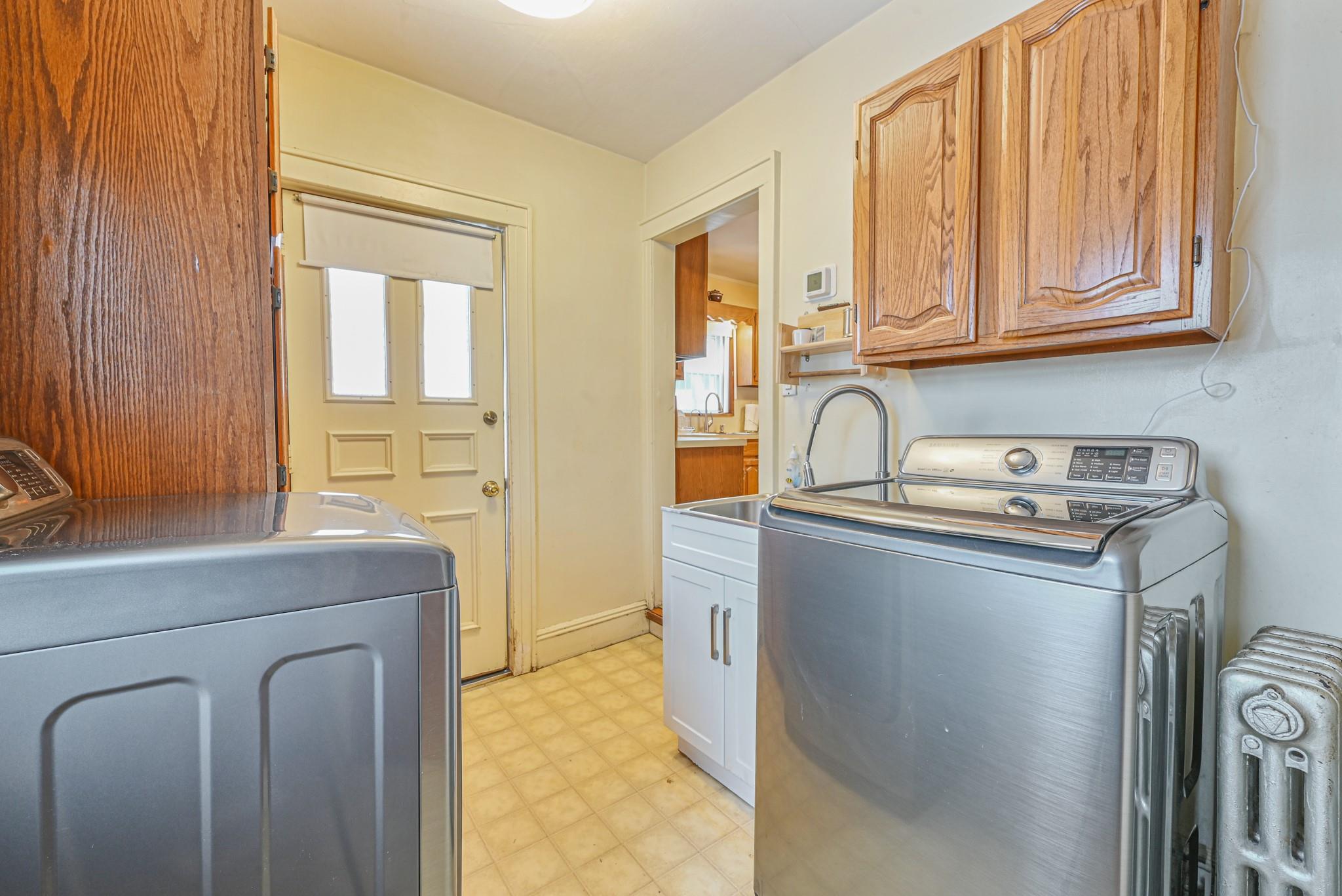 81 E Lincoln Avenue, Valley Stream, New York image 13