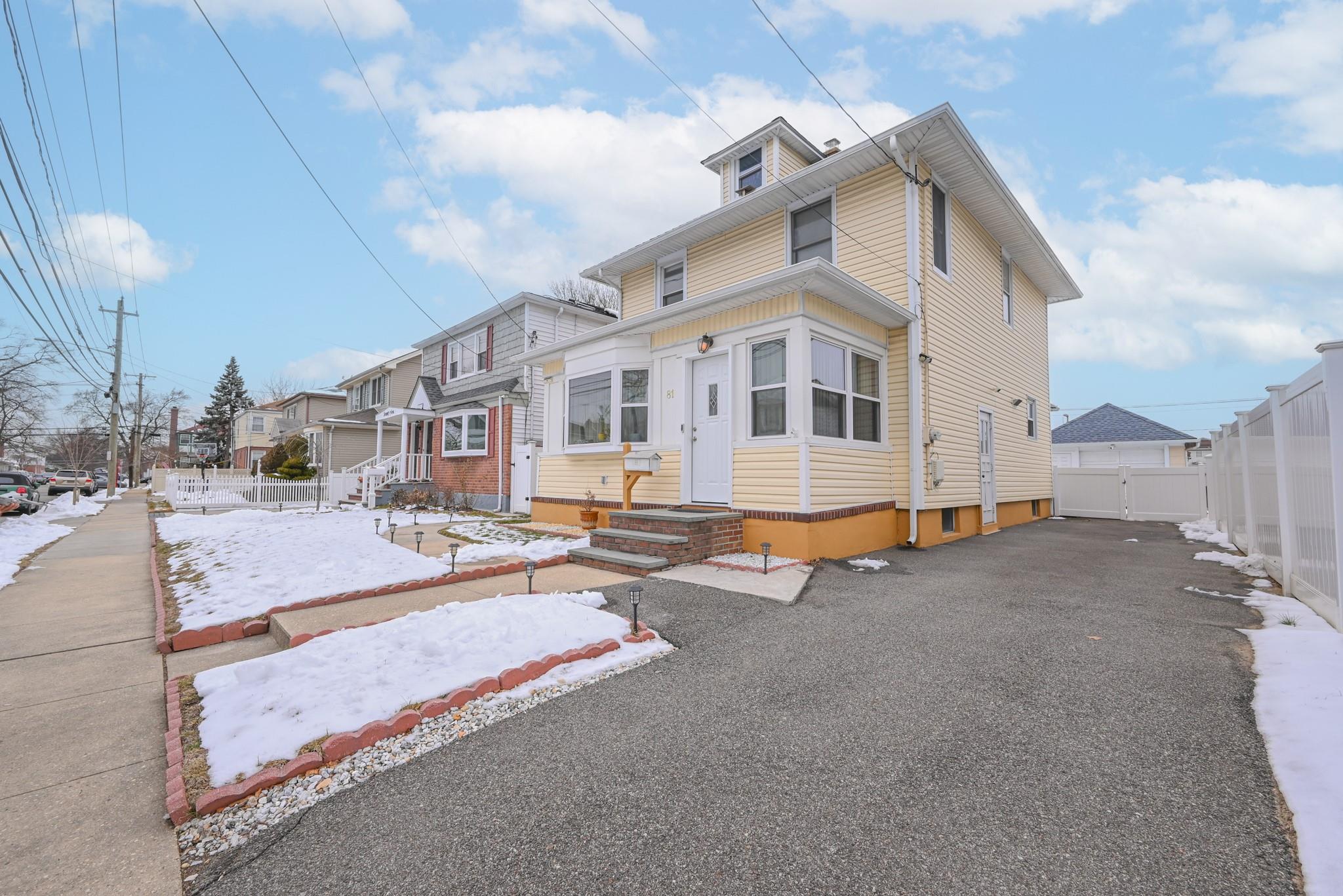 81 E Lincoln Avenue, Valley Stream, New York image 3