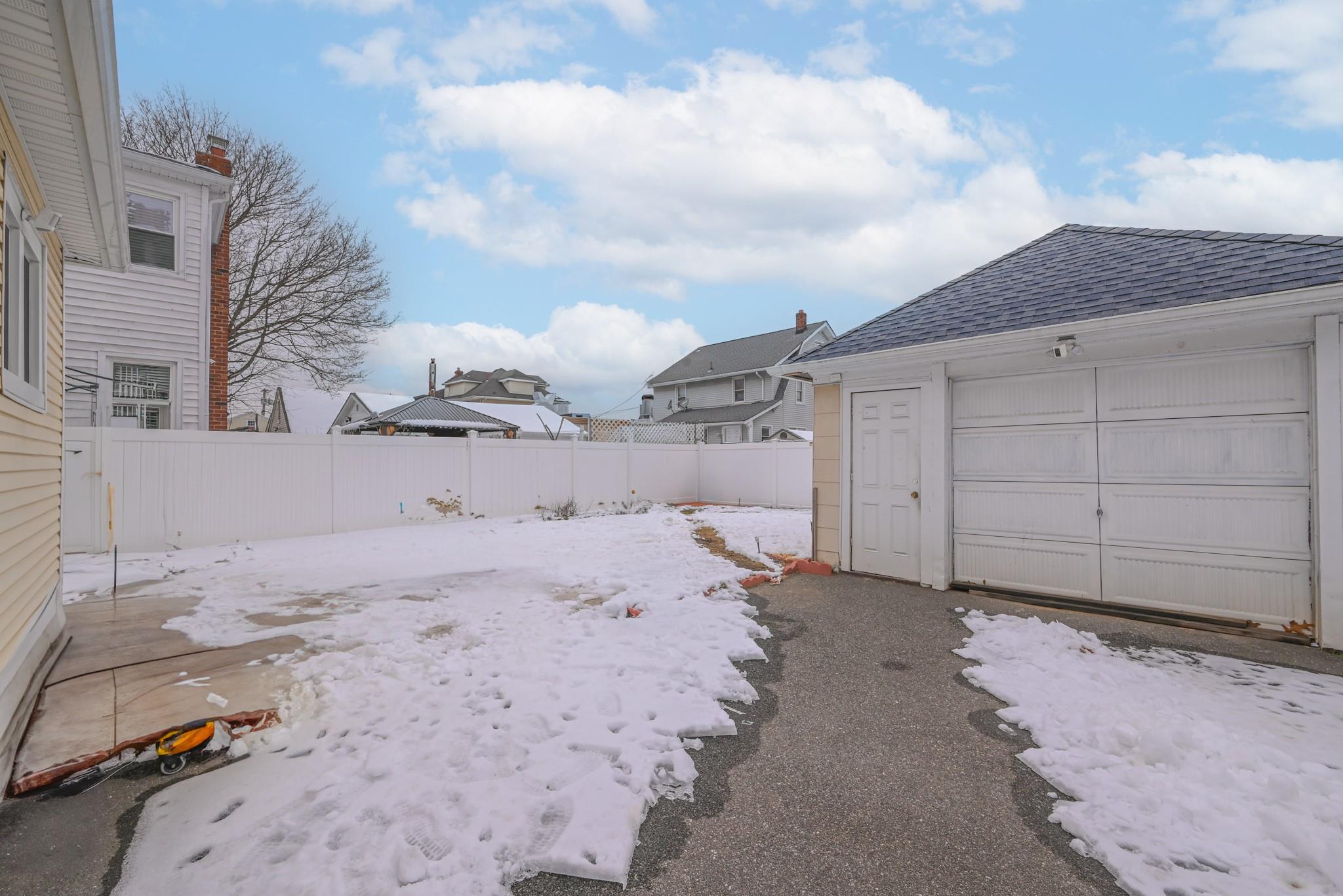 81 E Lincoln Avenue, Valley Stream, New York image 4