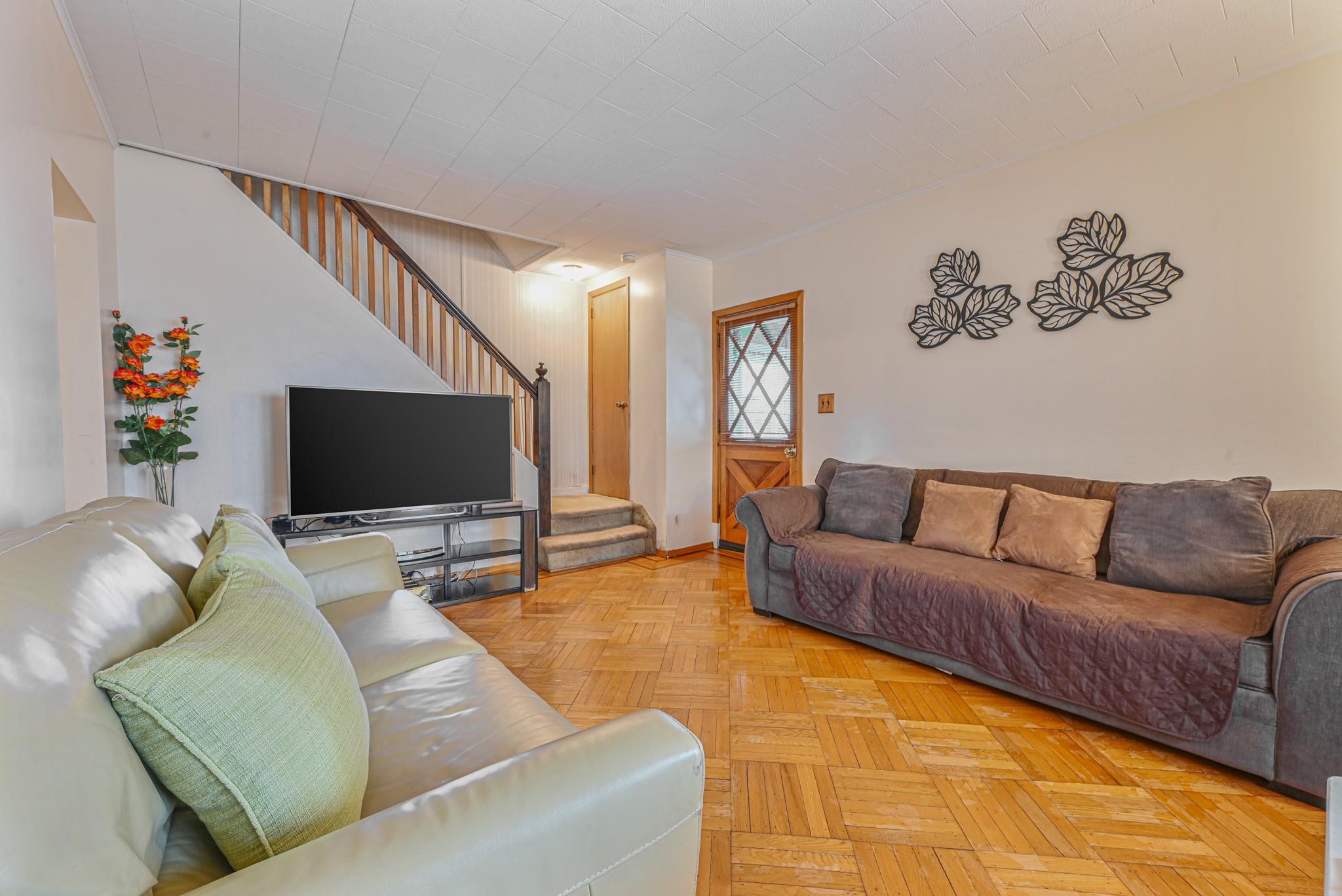 81 E Lincoln Avenue, Valley Stream, New York image 8