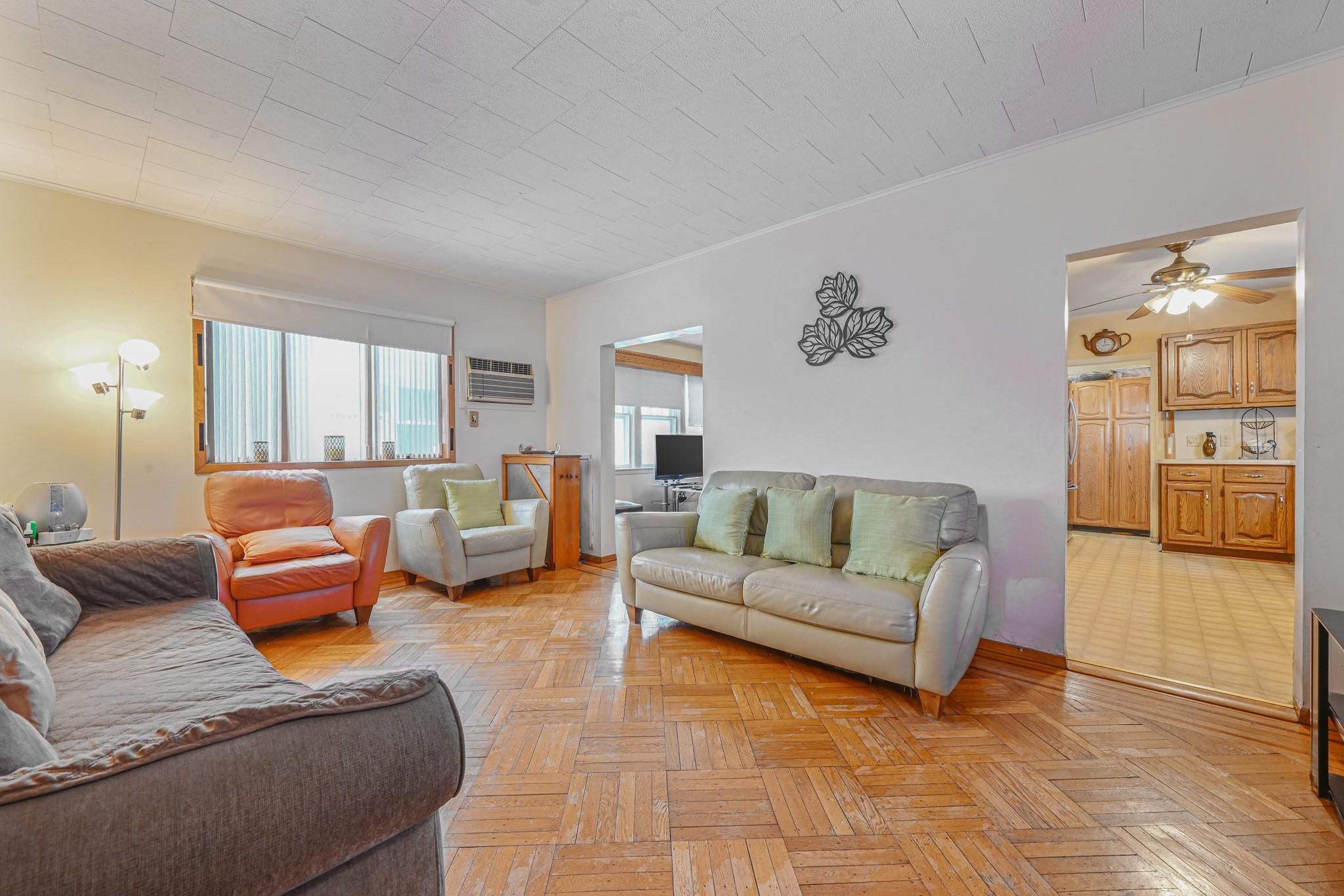 81 E Lincoln Avenue, Valley Stream, New York image 9