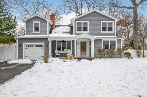 Homes For Sale - 535 Brooklyn Boulevard<br/> Brightwaters, NY 11718