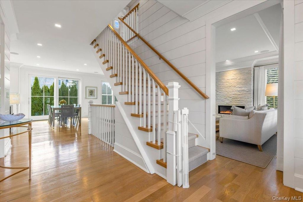 Photo of 100 Dearborn Avenue, Rye, NY 10580 (MLS # 980516)