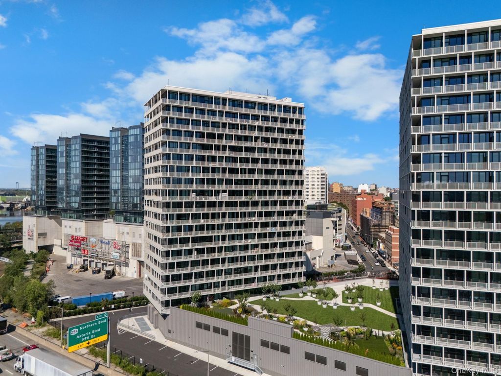 Photo of 131-02A 40th Road #12G, Flushing, NY 11354 (MLS # 904596)