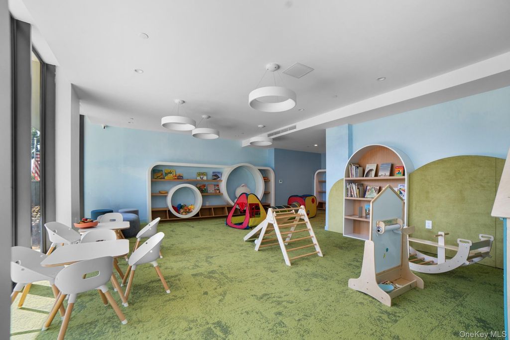 Photo of 131-02A 40th Road #12G, Flushing, NY 11354 (MLS # 904596)