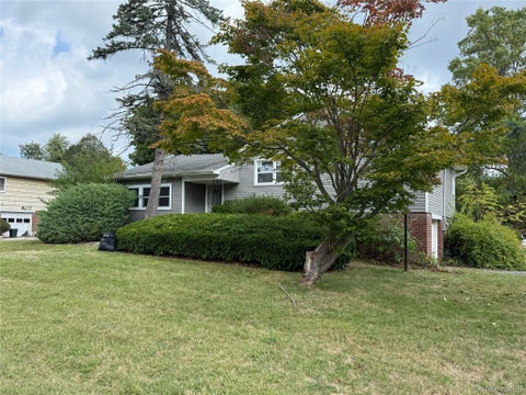 Homes For Sale - 6 Albermarle Avenue<br/> Huntington Station, NY 11746