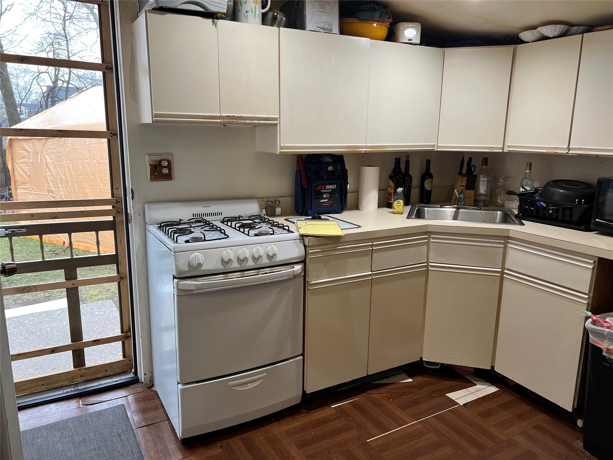 76 Samuel Street, Ronkonkoma, New York image 14