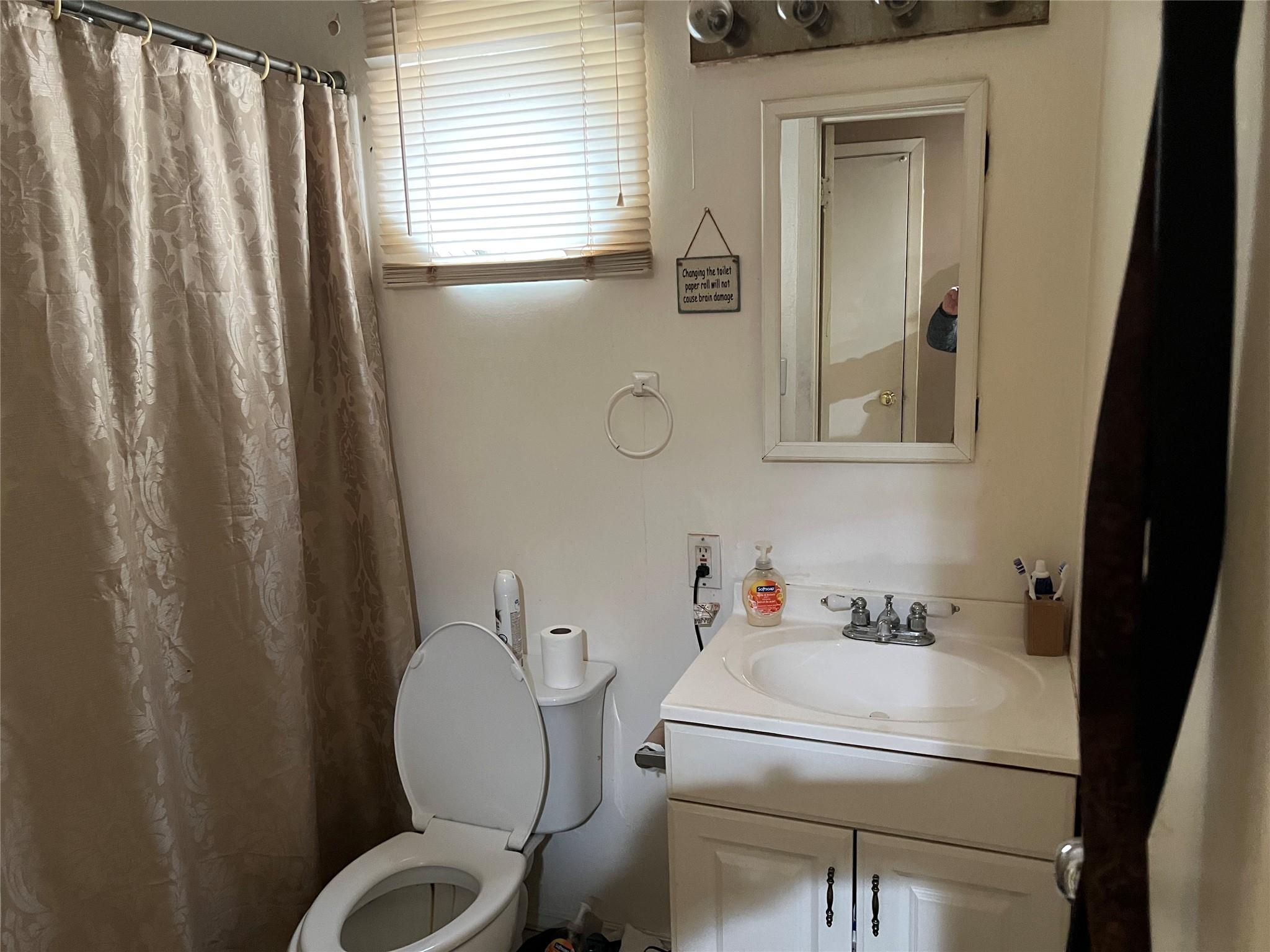 76 Samuel Street, Ronkonkoma, New York image 8