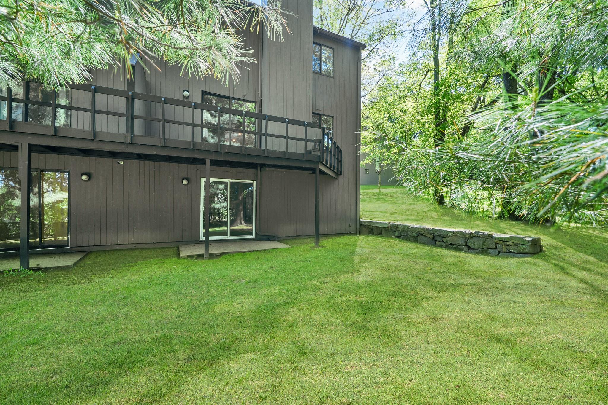 224 Dogwood Lane, Hartsdale, New York image 36