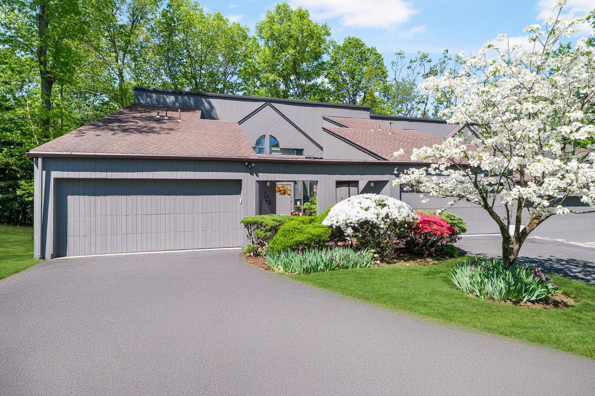 224 Dogwood Lane, Hartsdale, New York image 2