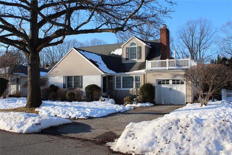 Photo of 55 Vassar Street, Garden City, NY 11530 (MLS # 968492)