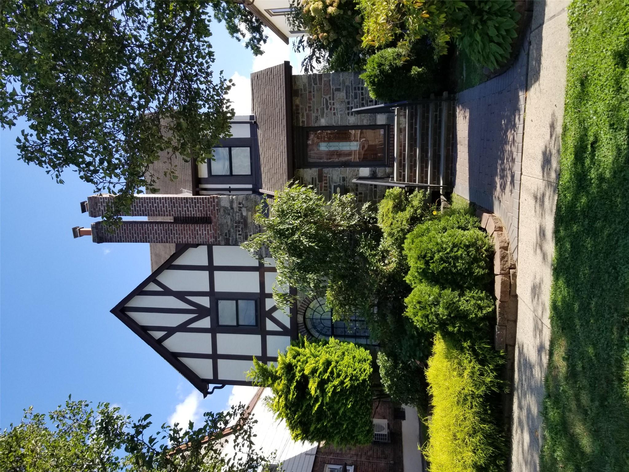 209-08 S 33 Avenue, Bayside, New York image 1