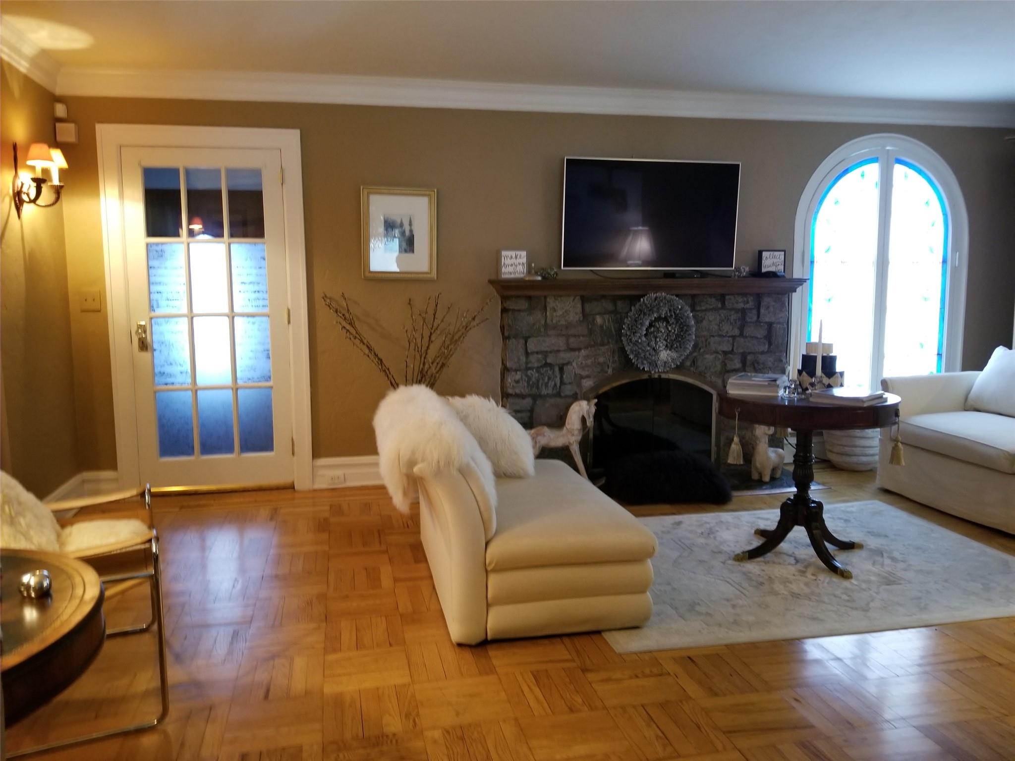 209-08 S 33 Avenue, Bayside, New York image 5