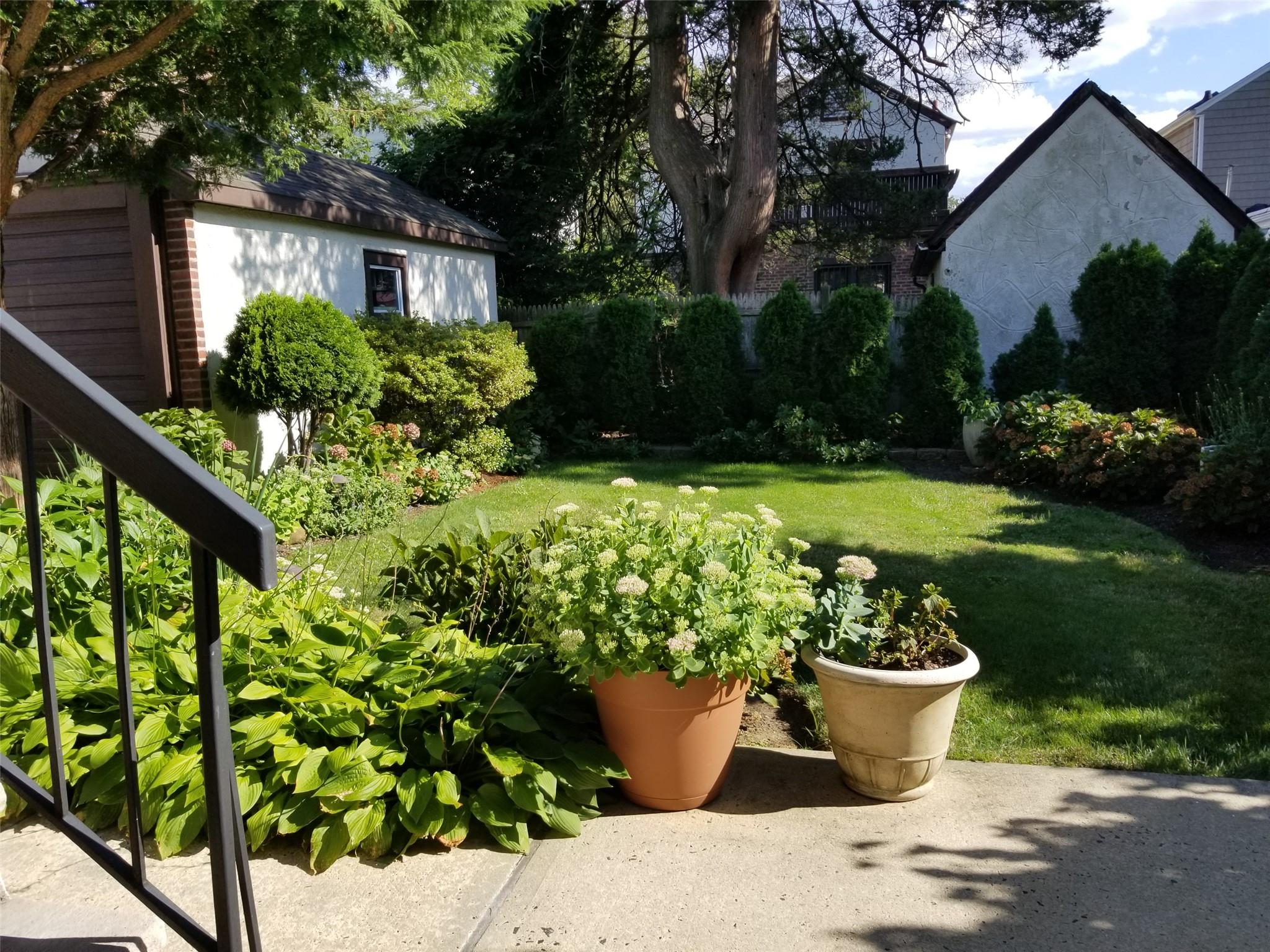 209-08 S 33 Avenue, Bayside, New York image 16