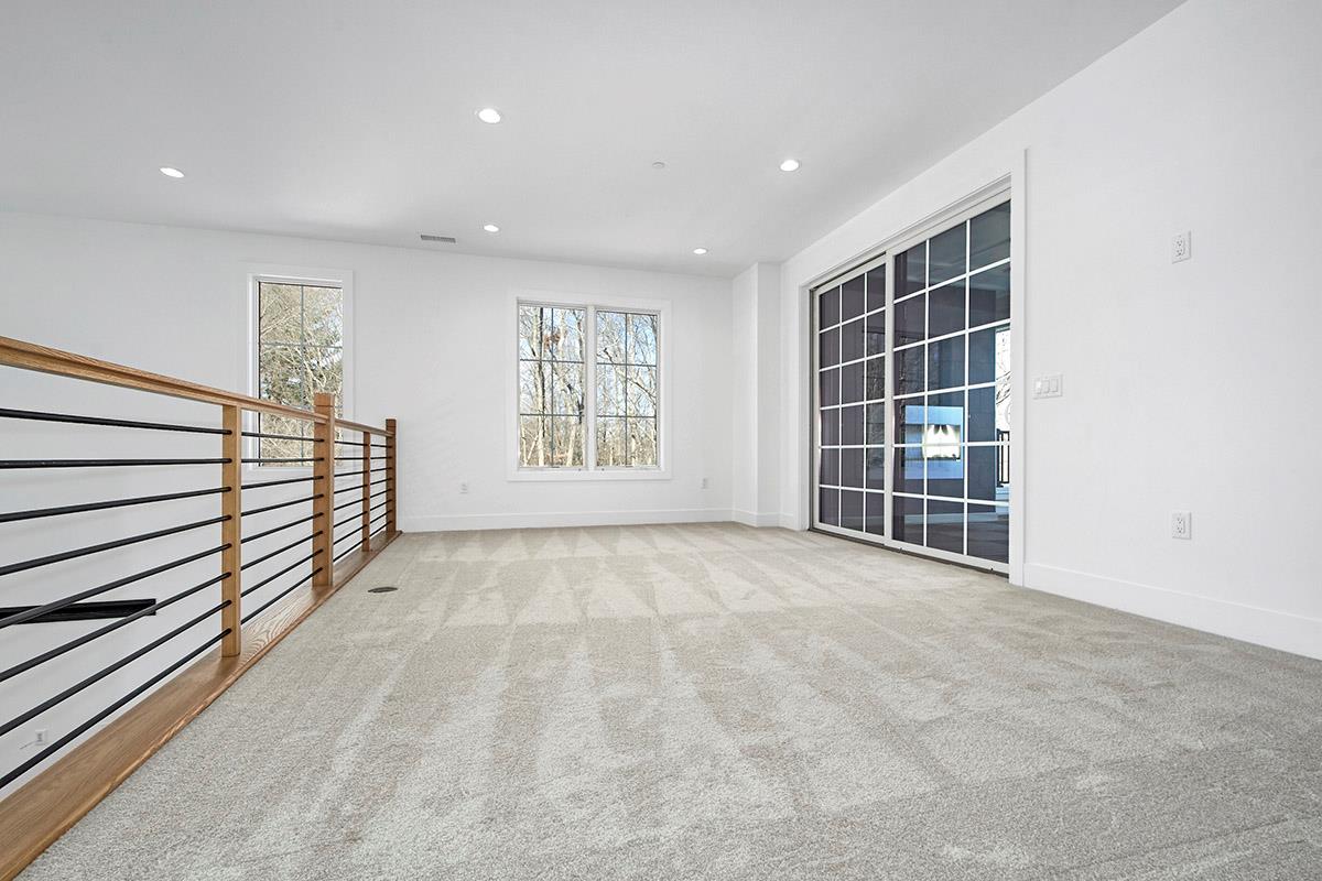 Chappaqua, New York 10514, United States, 2 Bedrooms Bedrooms, ,4 BathroomsBathrooms,Residential,Active,7657