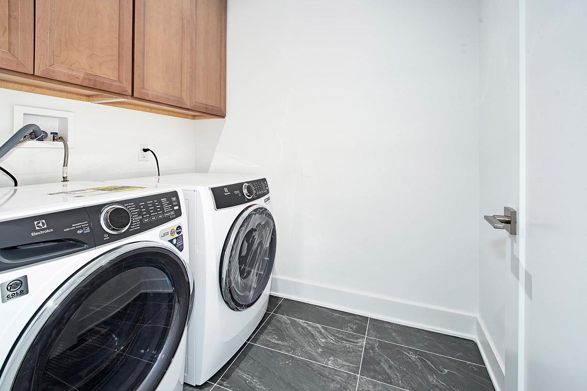 Chappaqua, New York 10514, United States, 2 Bedrooms Bedrooms, ,4 BathroomsBathrooms,Residential,Active,7657