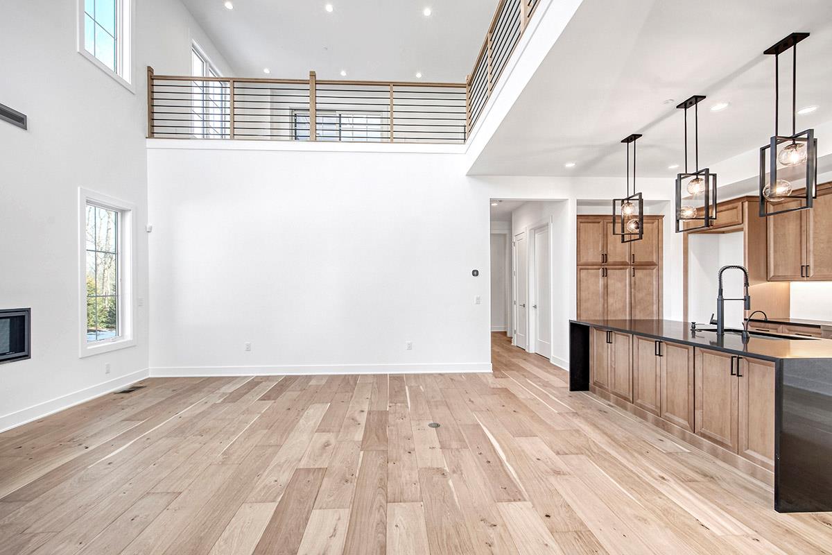 Chappaqua, New York 10514, United States, 2 Bedrooms Bedrooms, ,4 BathroomsBathrooms,Residential,Active,7657