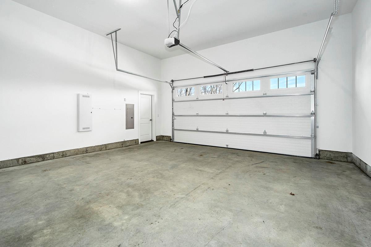 Chappaqua, New York 10514, United States, 2 Bedrooms Bedrooms, ,4 BathroomsBathrooms,Residential,Active,7657