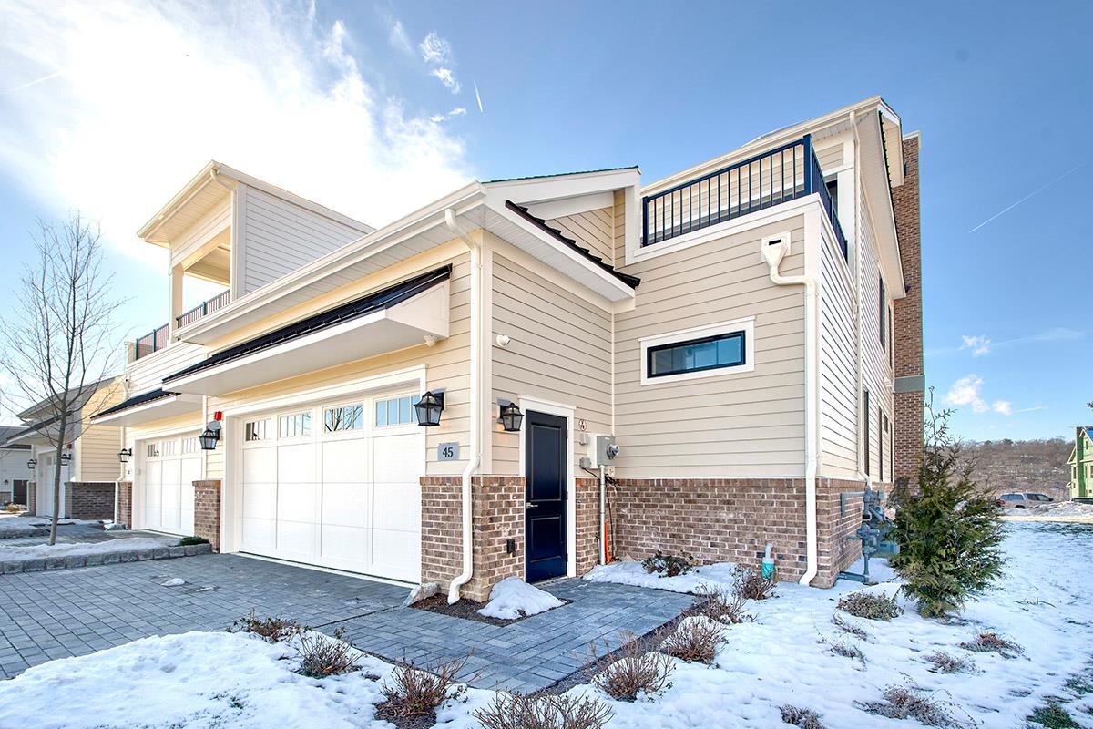 Chappaqua, New York 10514, United States, 2 Bedrooms Bedrooms, ,4 BathroomsBathrooms,Residential,Active,7657