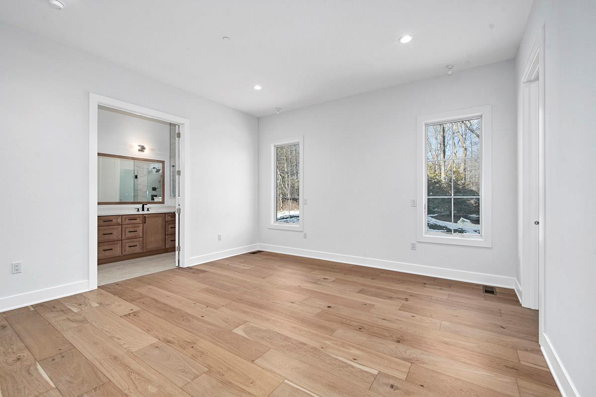 Chappaqua, New York 10514, United States, 2 Bedrooms Bedrooms, ,4 BathroomsBathrooms,Residential,Active,7657
