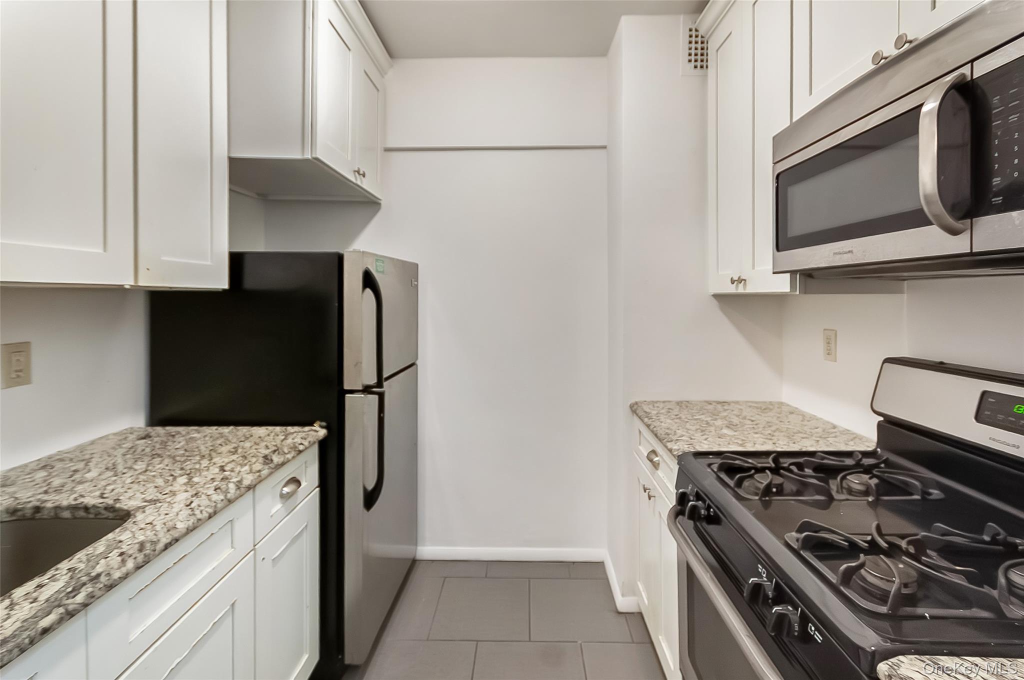 665 Thwaites Place 1X