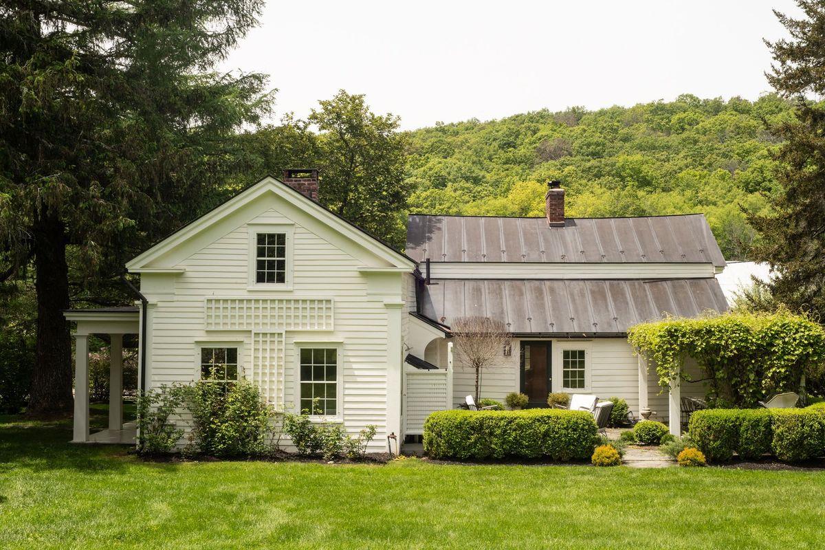 County Route 11, Ancram, New York - 4 Bedrooms  
3 Bathrooms  
10 Rooms - 