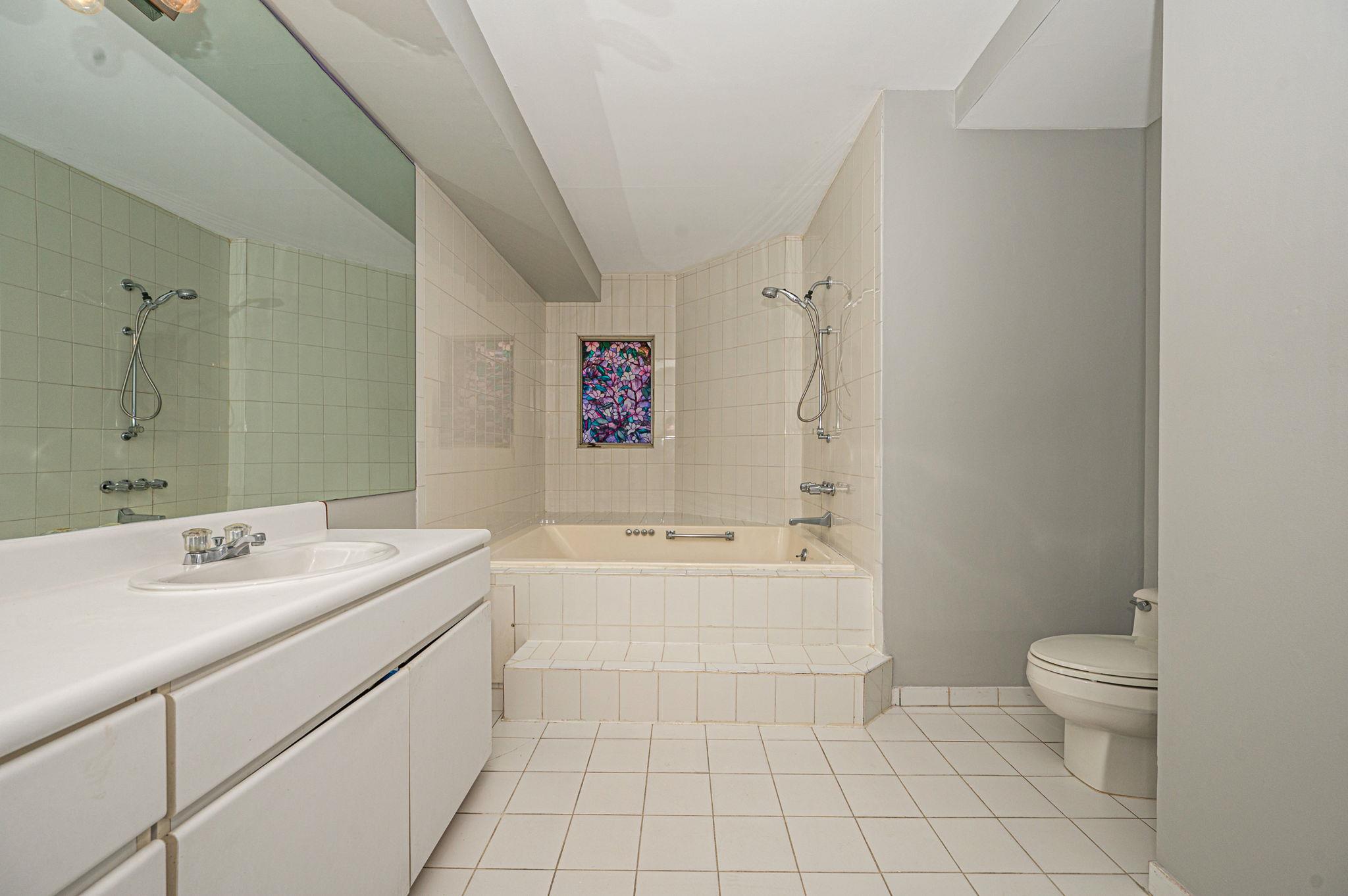 105 Foxhill Drive #105, Baiting Hollow, New York image 20