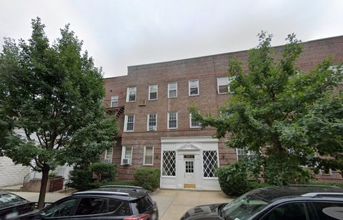Homes For Sale - 9410 64 Road #B6<br/> Rego Park, NY 11374