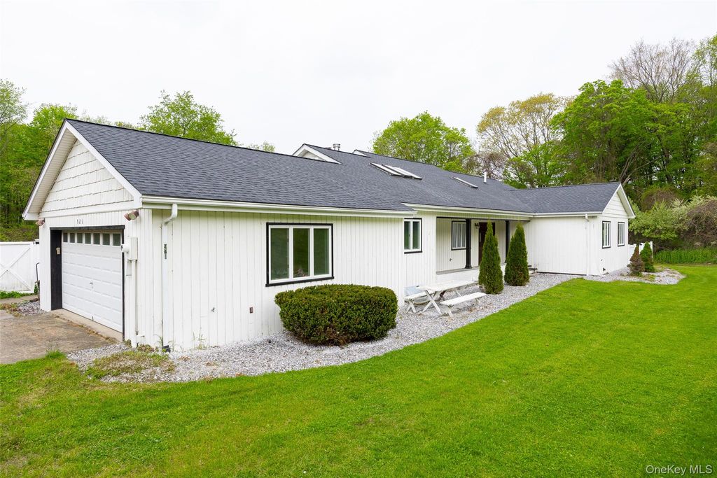 Photo of 921 W Dover Road, Pawling, NY 12564 (MLS # 991179)